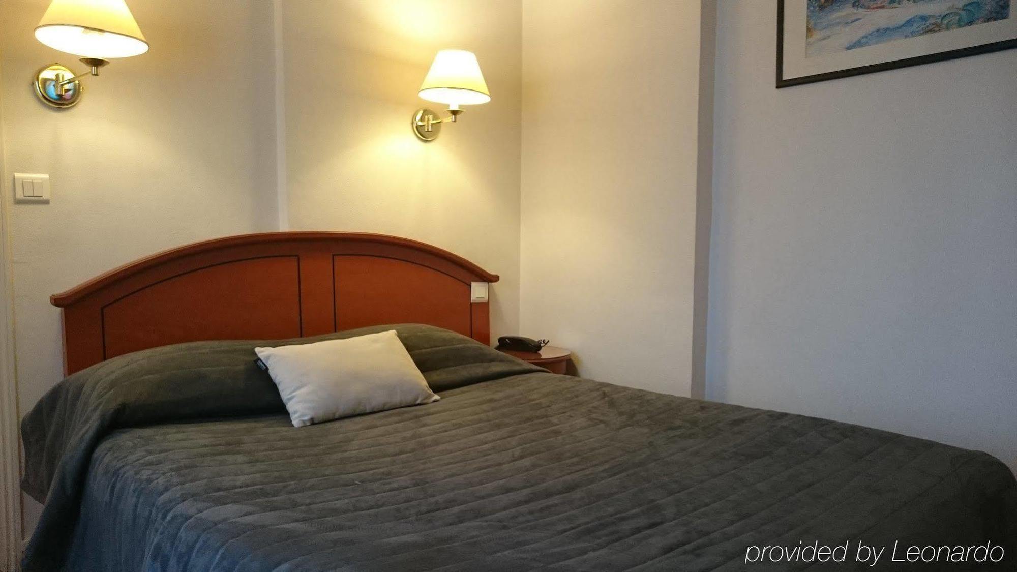 Hotel De Geneve 3*