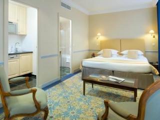 Grand Magenta Hotel *