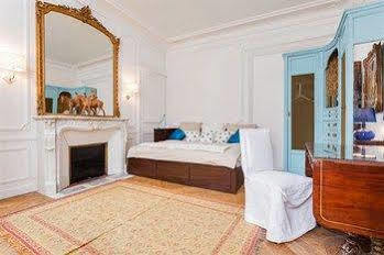 Apartment Designer - Eiffel Tower Paris