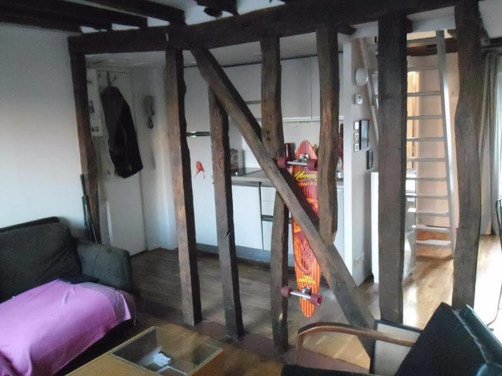 Apartment Moulin Rouge Backstage Paris