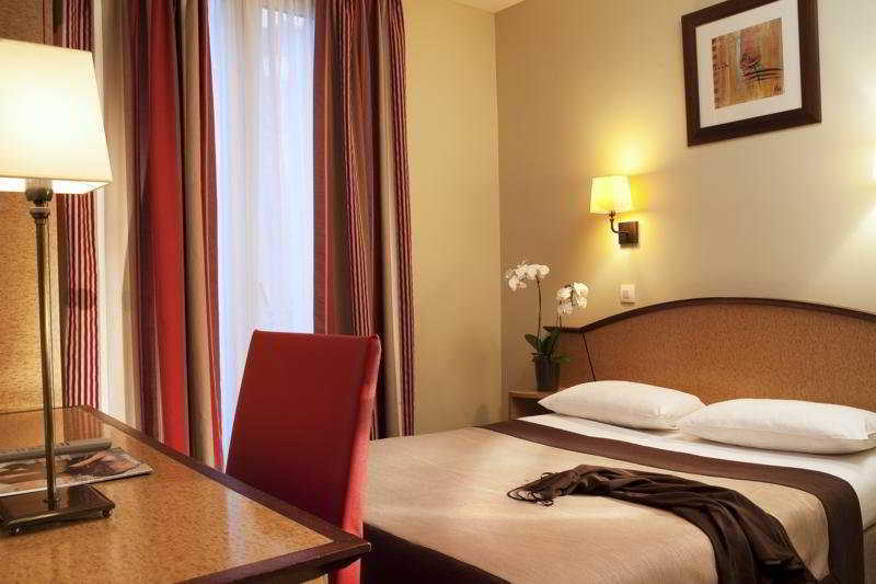 Val Girard Hotel