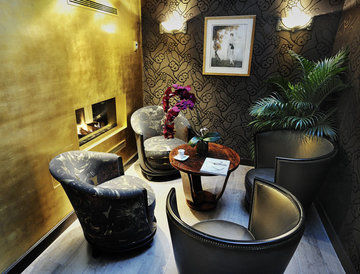 Des Champs-elysées 4* Paris