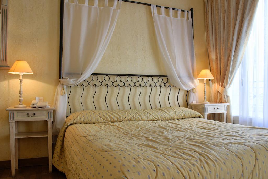 Alessandra Hotel