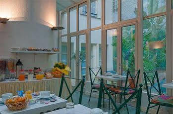 Croix De Malte Hotel 2*