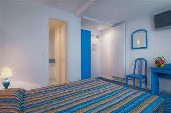 Hotel Croix De Malte Paris