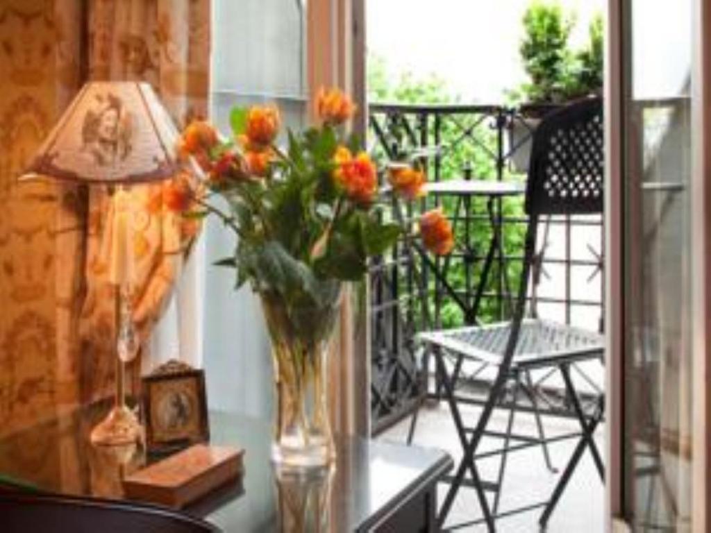 Henri Iv Hotel