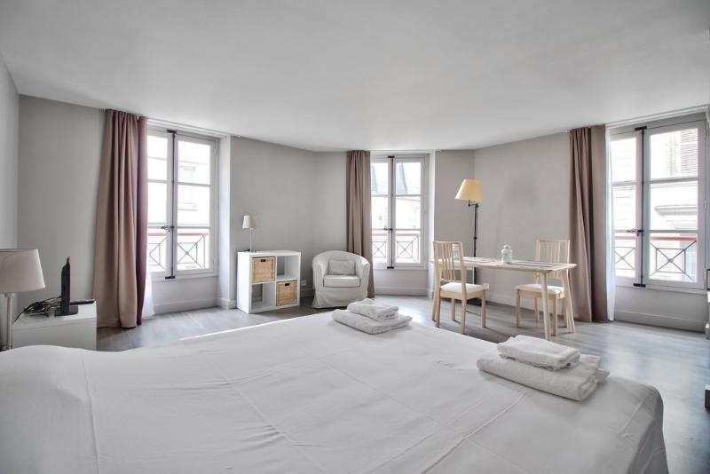 Hotel De Beaune 2*