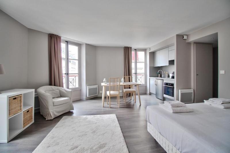 Hotel De Beaune 2*