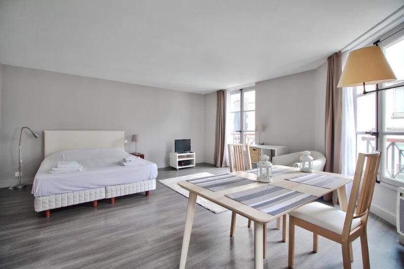 Hotel De Beaune 2*