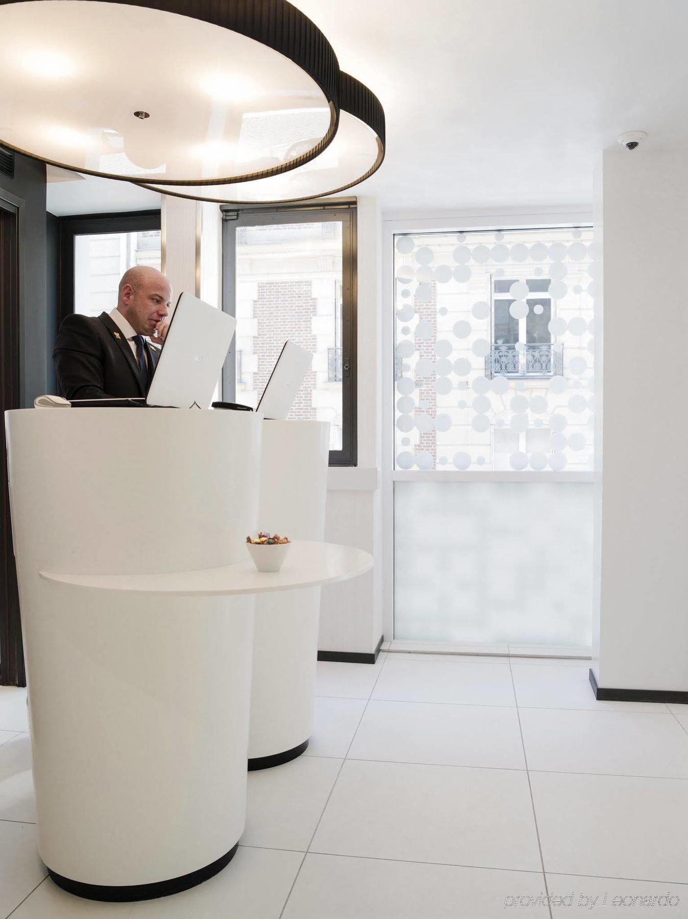 Hotel Ekta Champs Elysees 4*