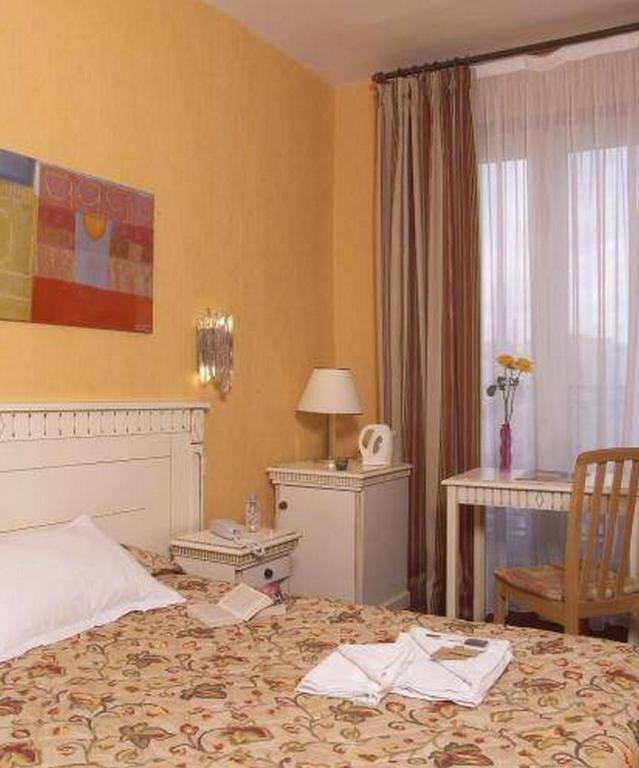 Royal Aboukir Paris