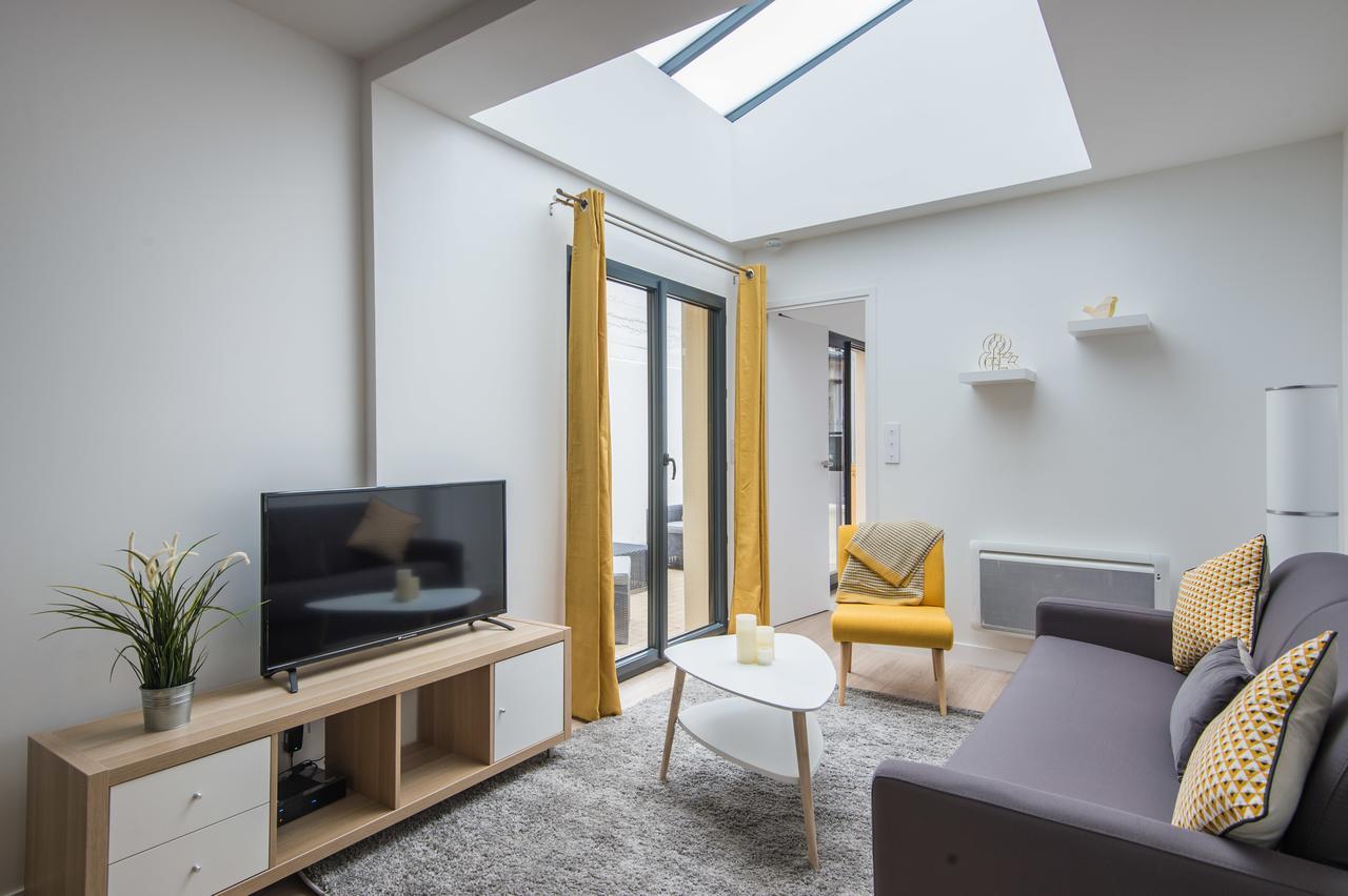 Apartment Vintage, F3 Avec Terrasse, Saint Charles Paris