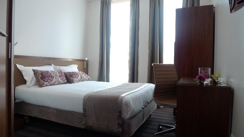 Art Eiffel Hotel 3*
