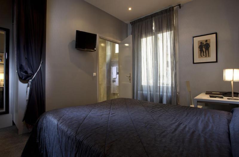 Makom Pereire Hotel 3*