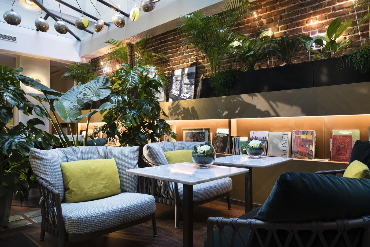 Le Six Hotel