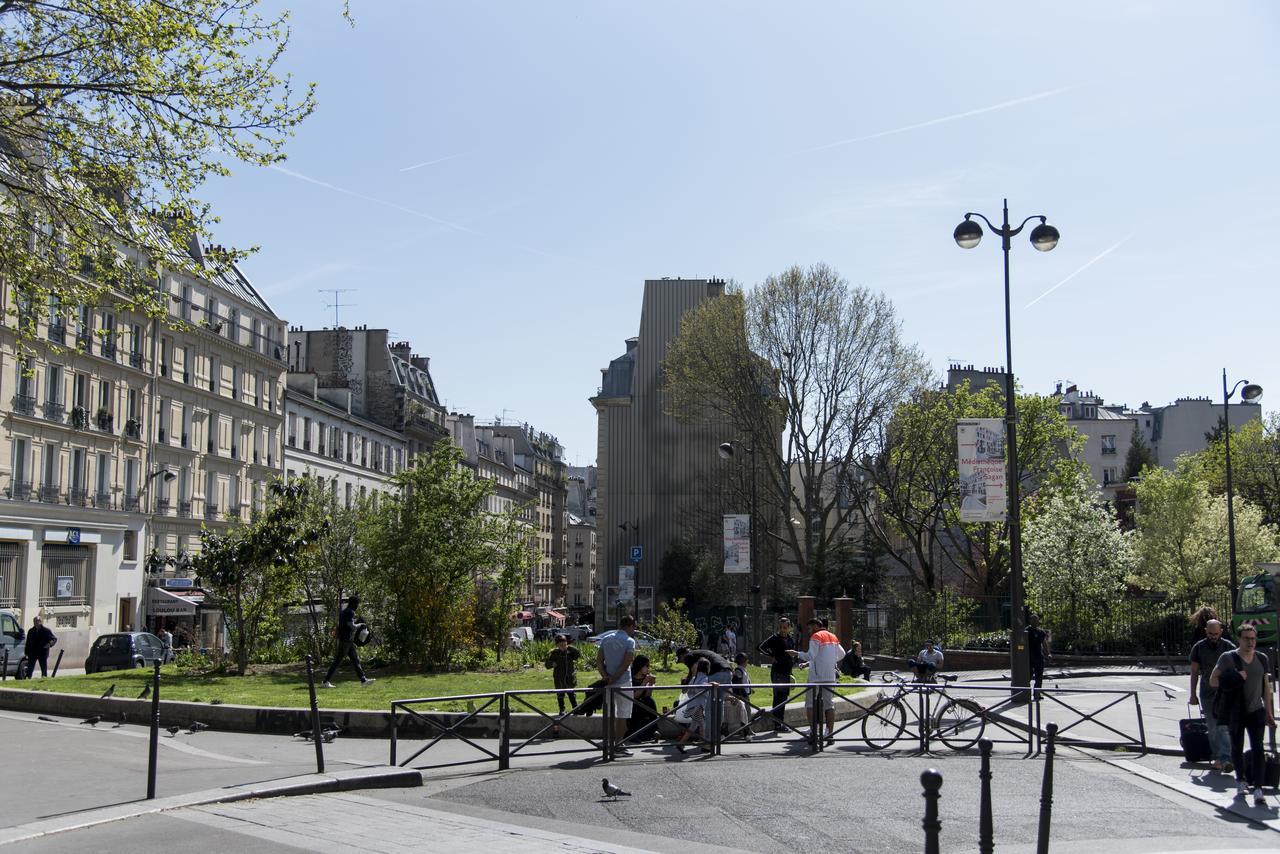 Veeve - Balcony Over The Tree-lined Boulevard Apartment Paris