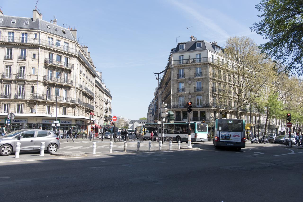 Veeve - Balcony Over The Tree-lined Boulevard Paris