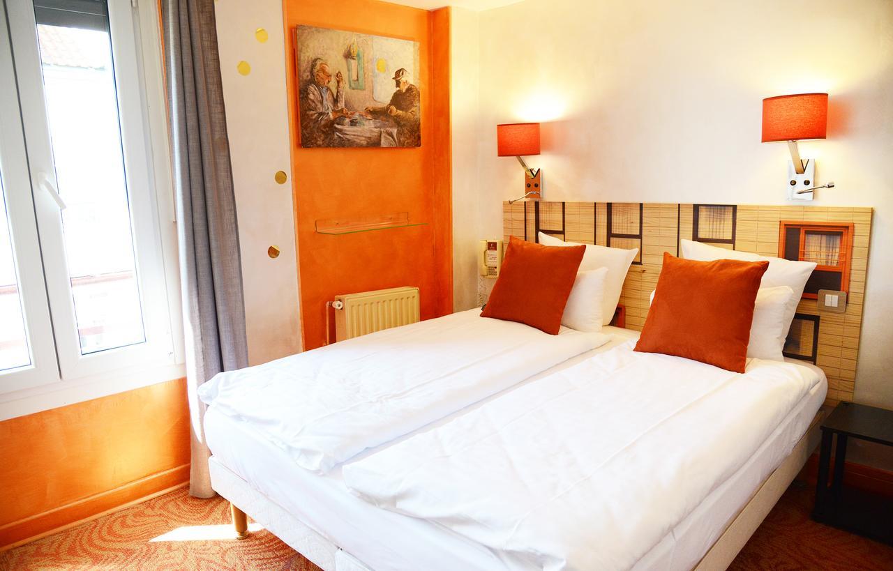 Malar Paris