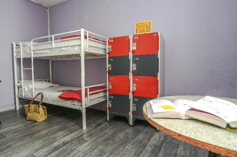 Hostel Young And Happy Latin Quarter By Hiphophostels Paris