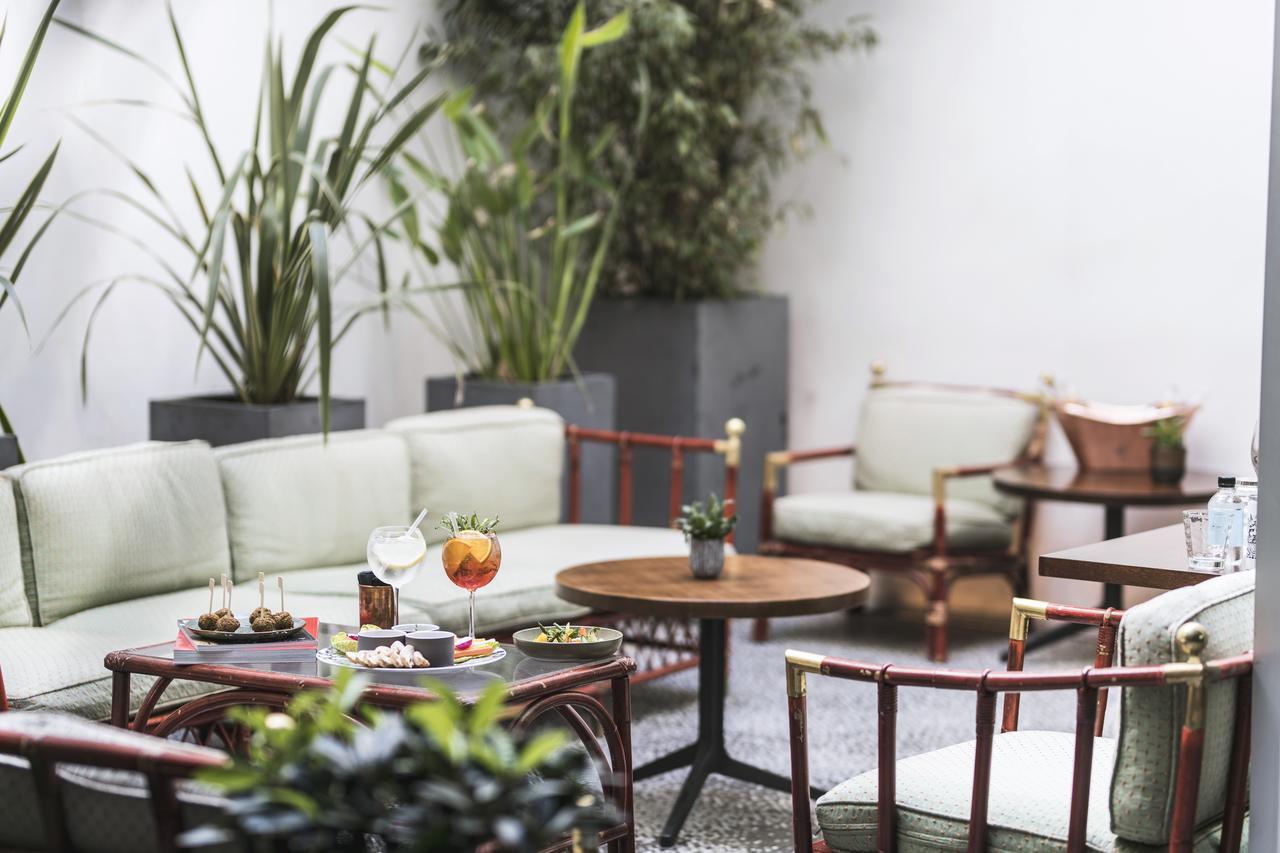 Les Bains Hotel