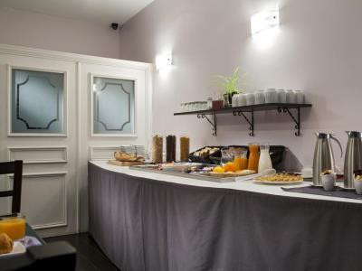 Timhotel Tour Eiffel Hotel 3*