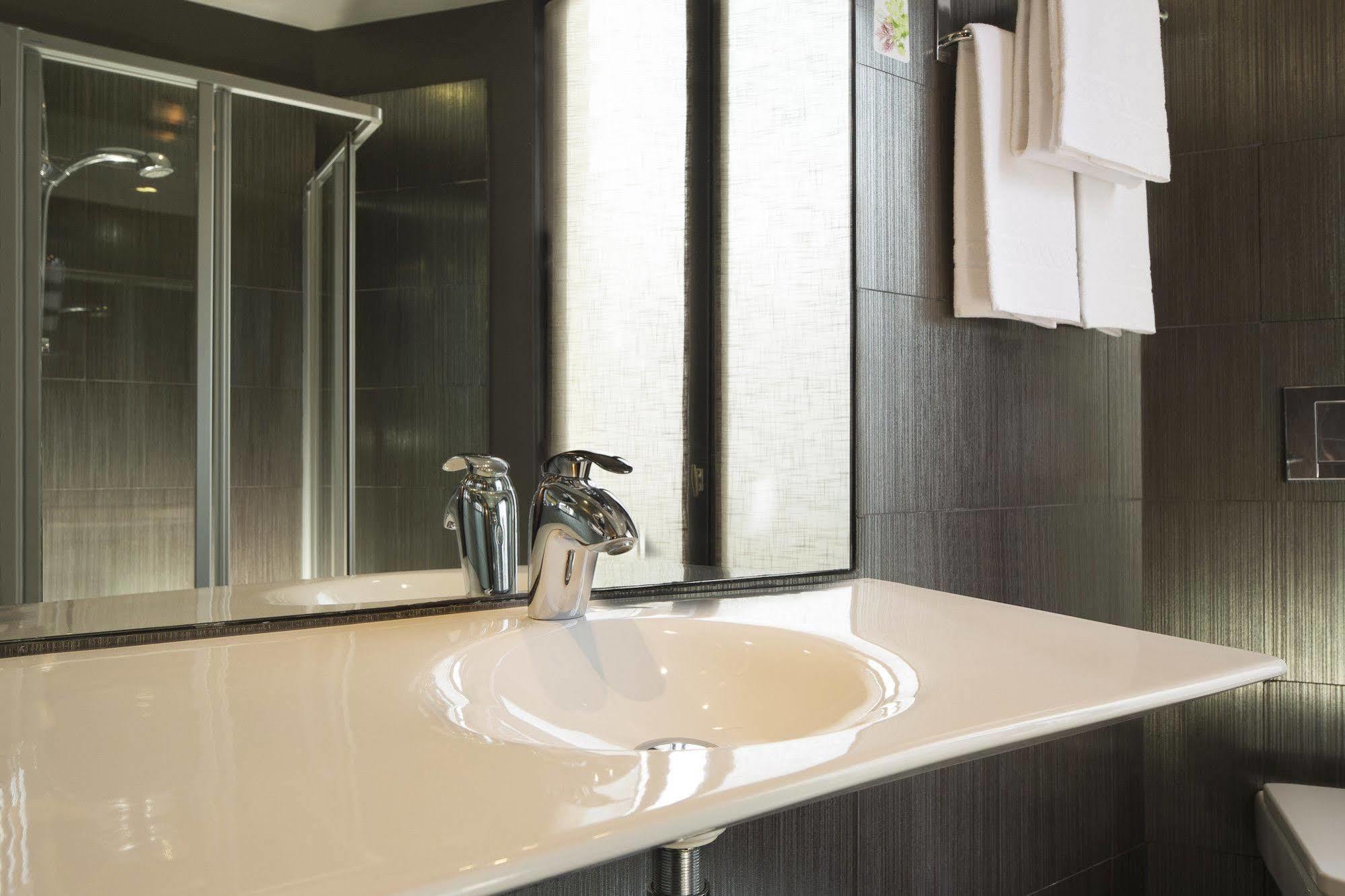 Hotel Le Fabe Paris
