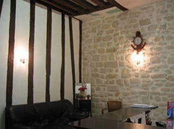 Hotel Des Fontaines 2*
