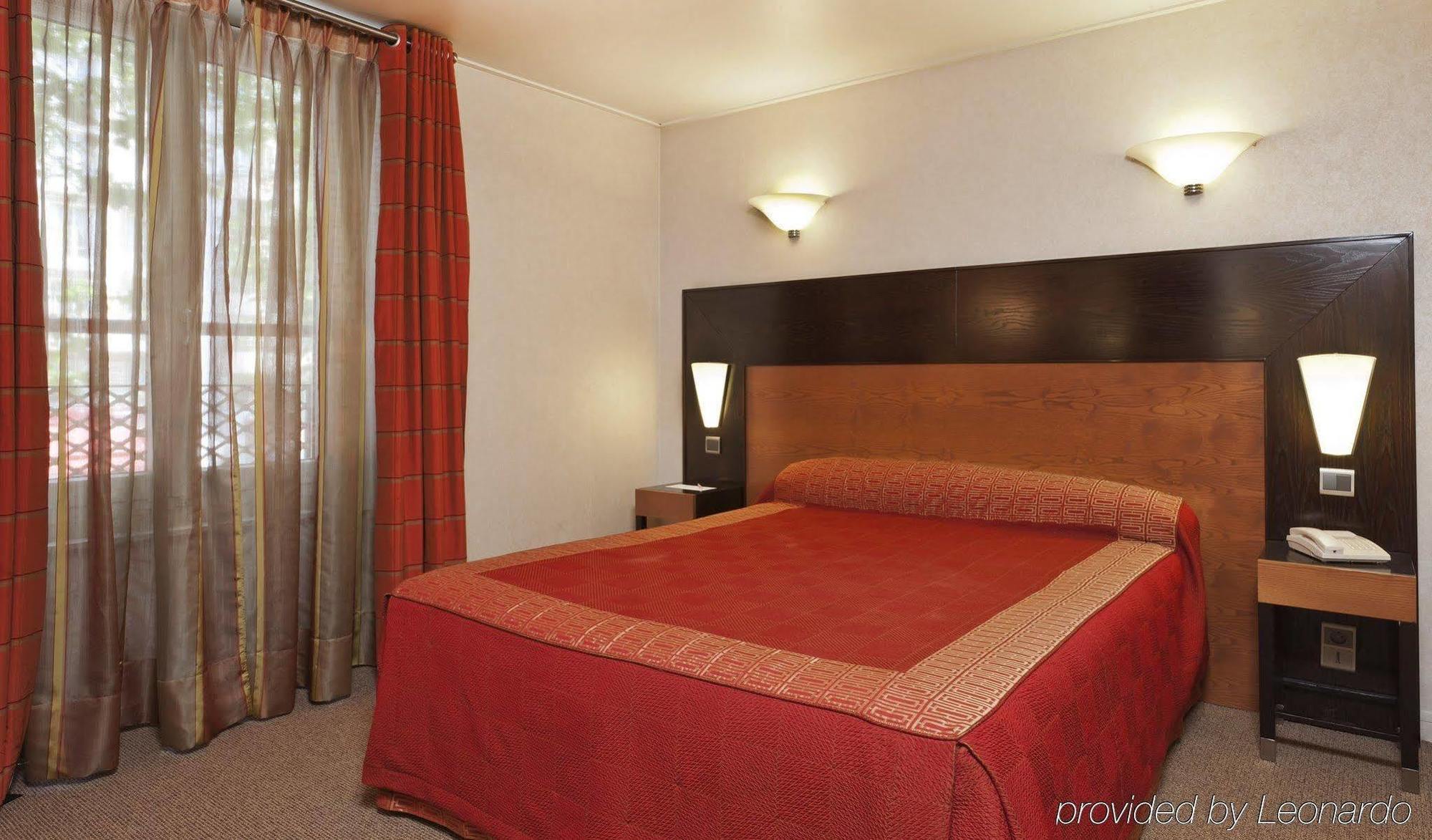 Raspail Montparnasse Hotel