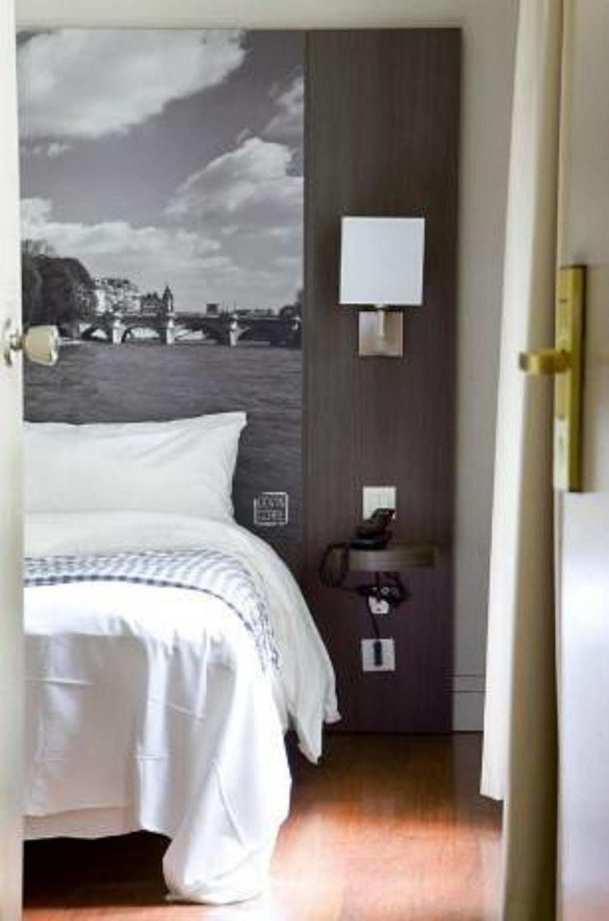 Victoria Hotel 2*