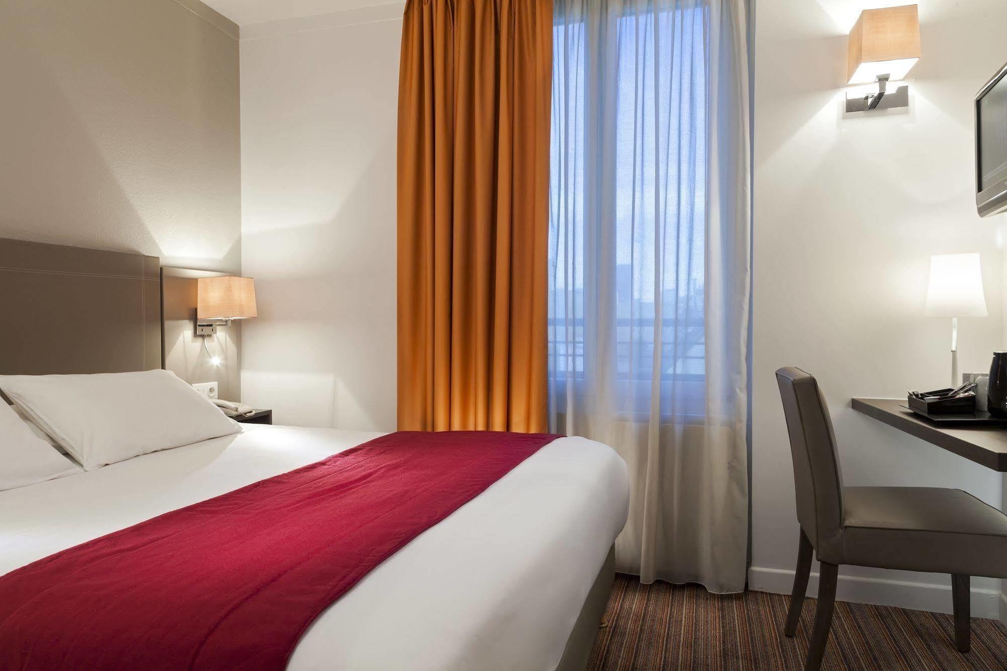 Hotel Timhotel Tour Eiffel Paris