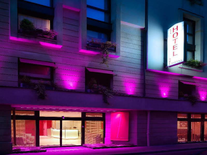 Le 7 Eiffel By Malone Hotel