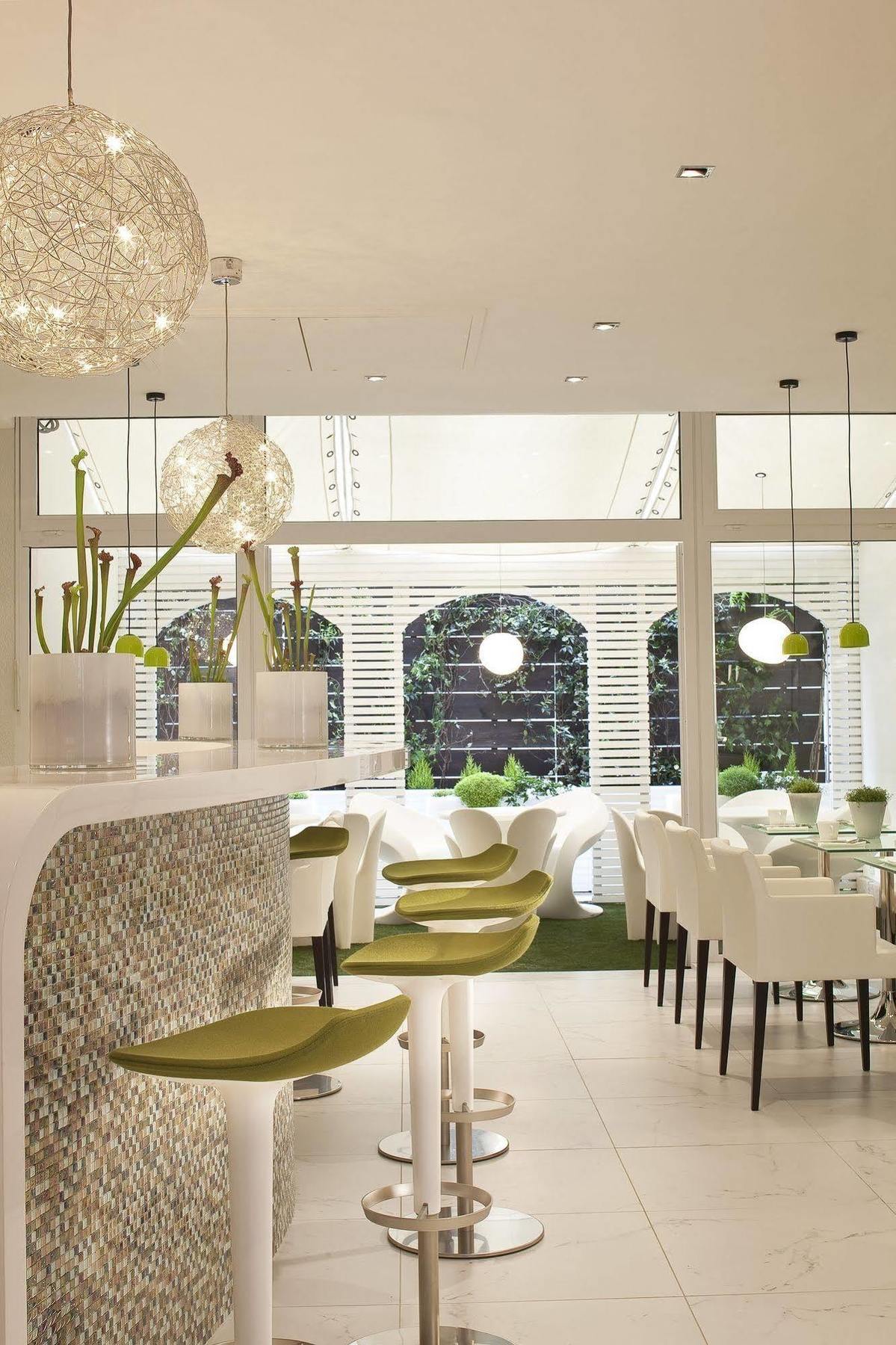 Le 7 Eiffel By Malone Hotel