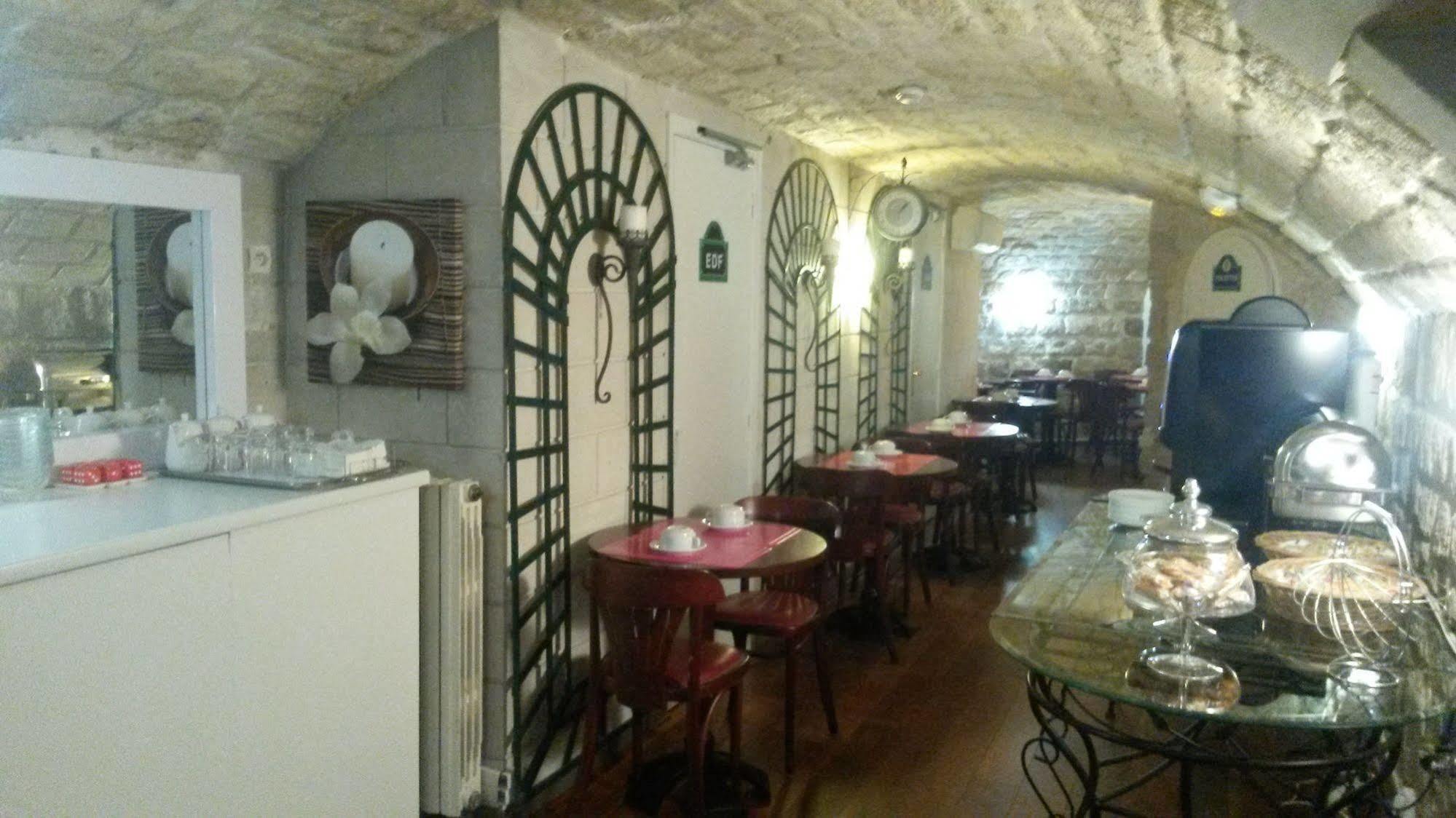 Hotel Monceau 2*