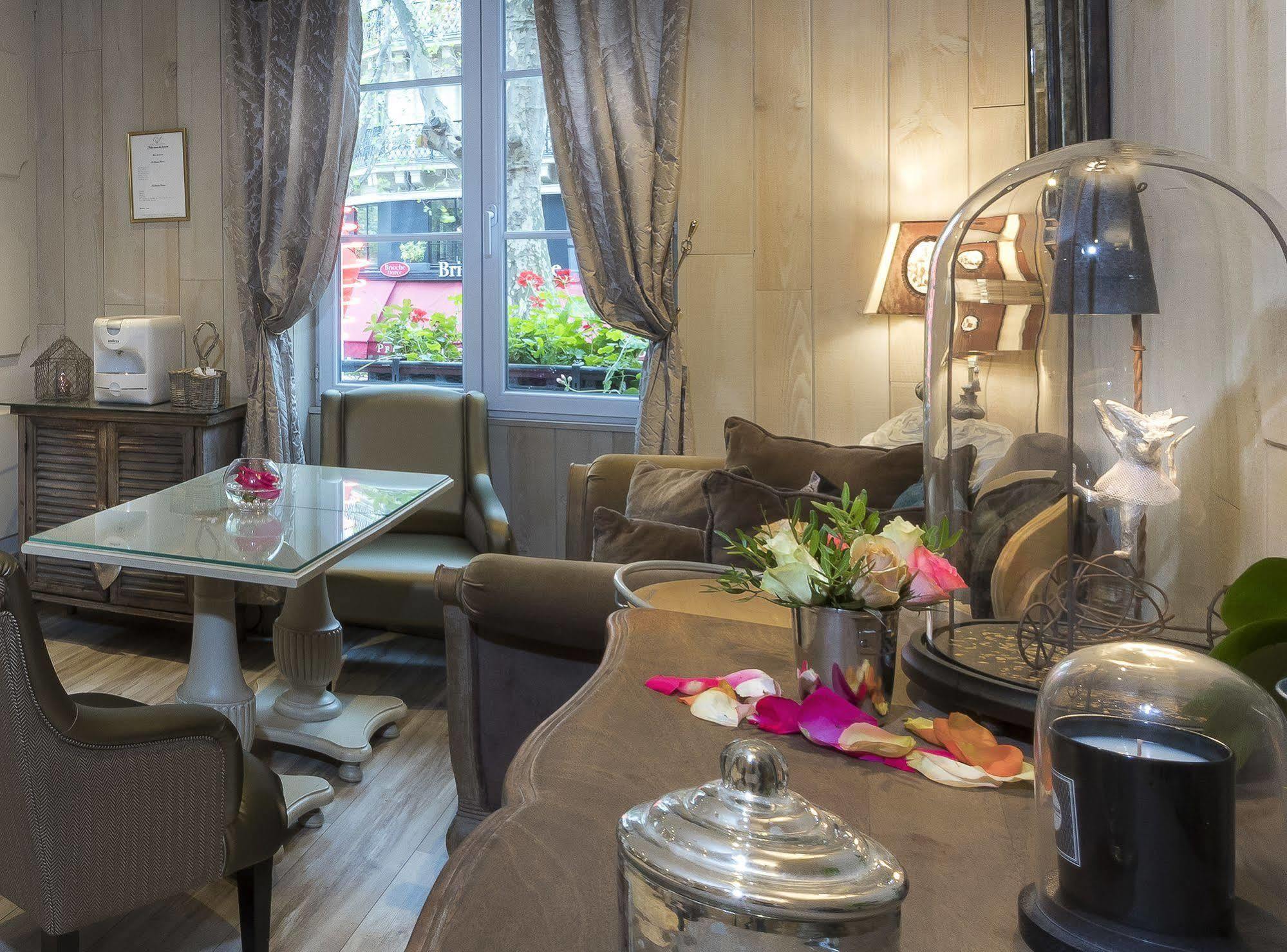 Cluny Square Hotel 3*