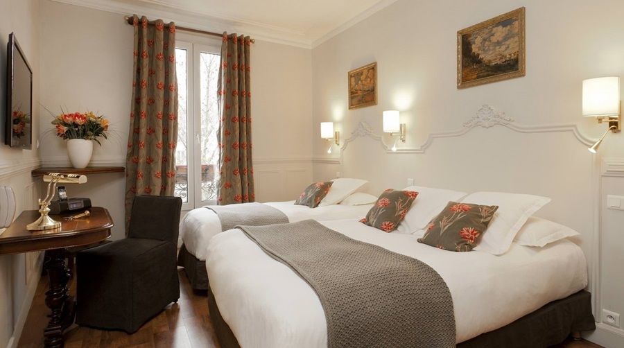 De La Porte Doree Hotel