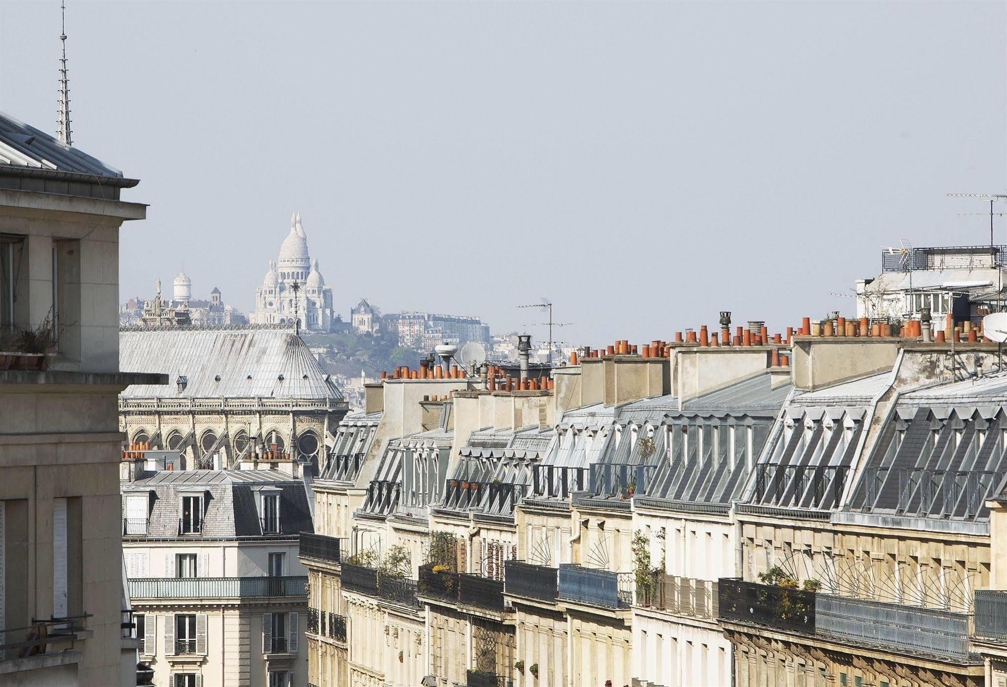 Western Quartier Latin Pantheon