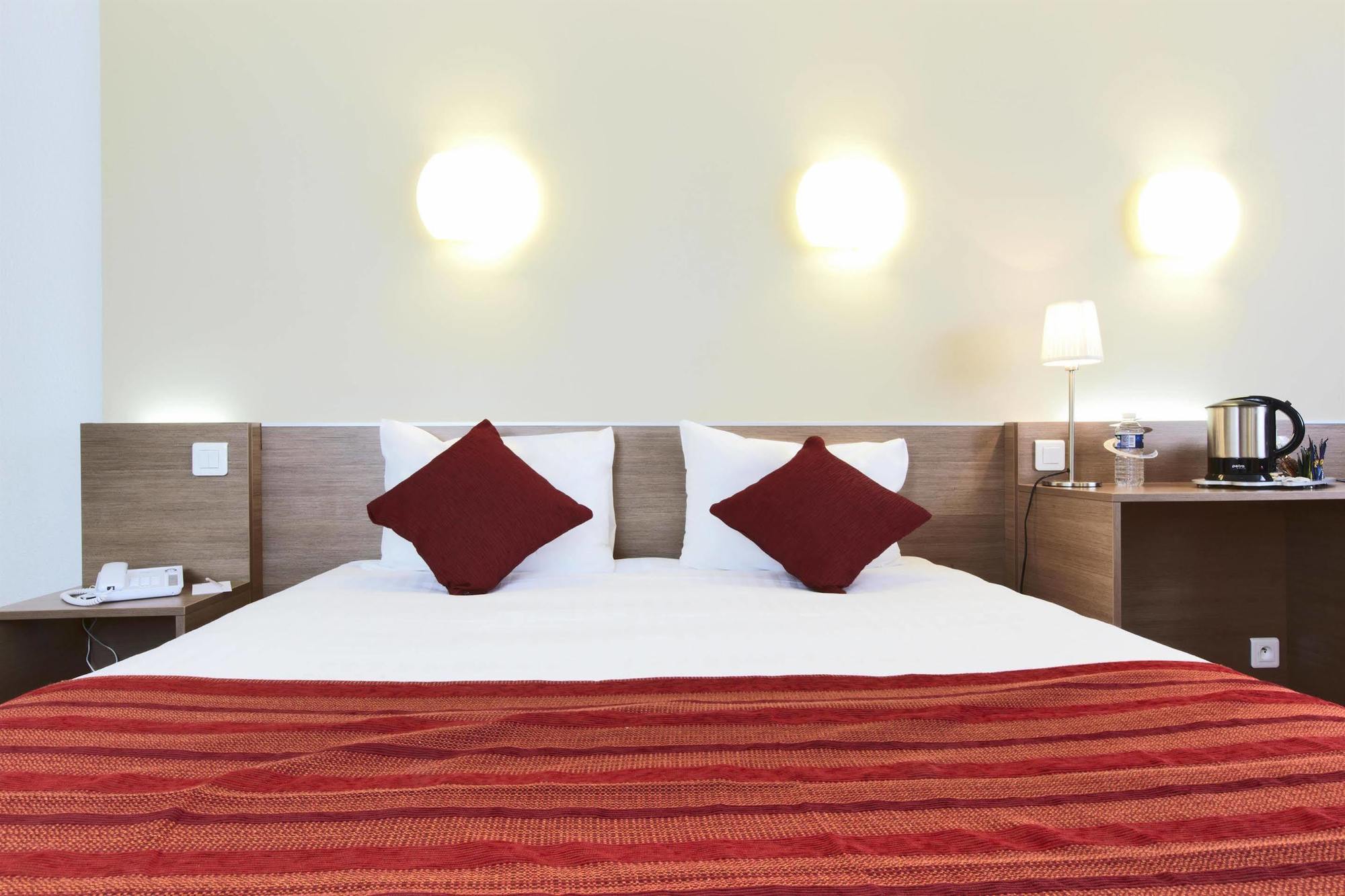 Hotel Campanile 12 - Bercy Village 3*