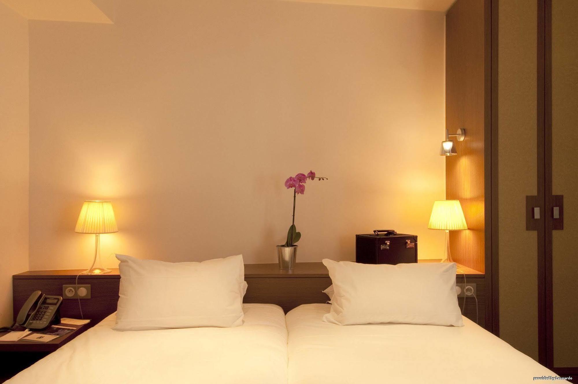Le Colisée 3* Paris