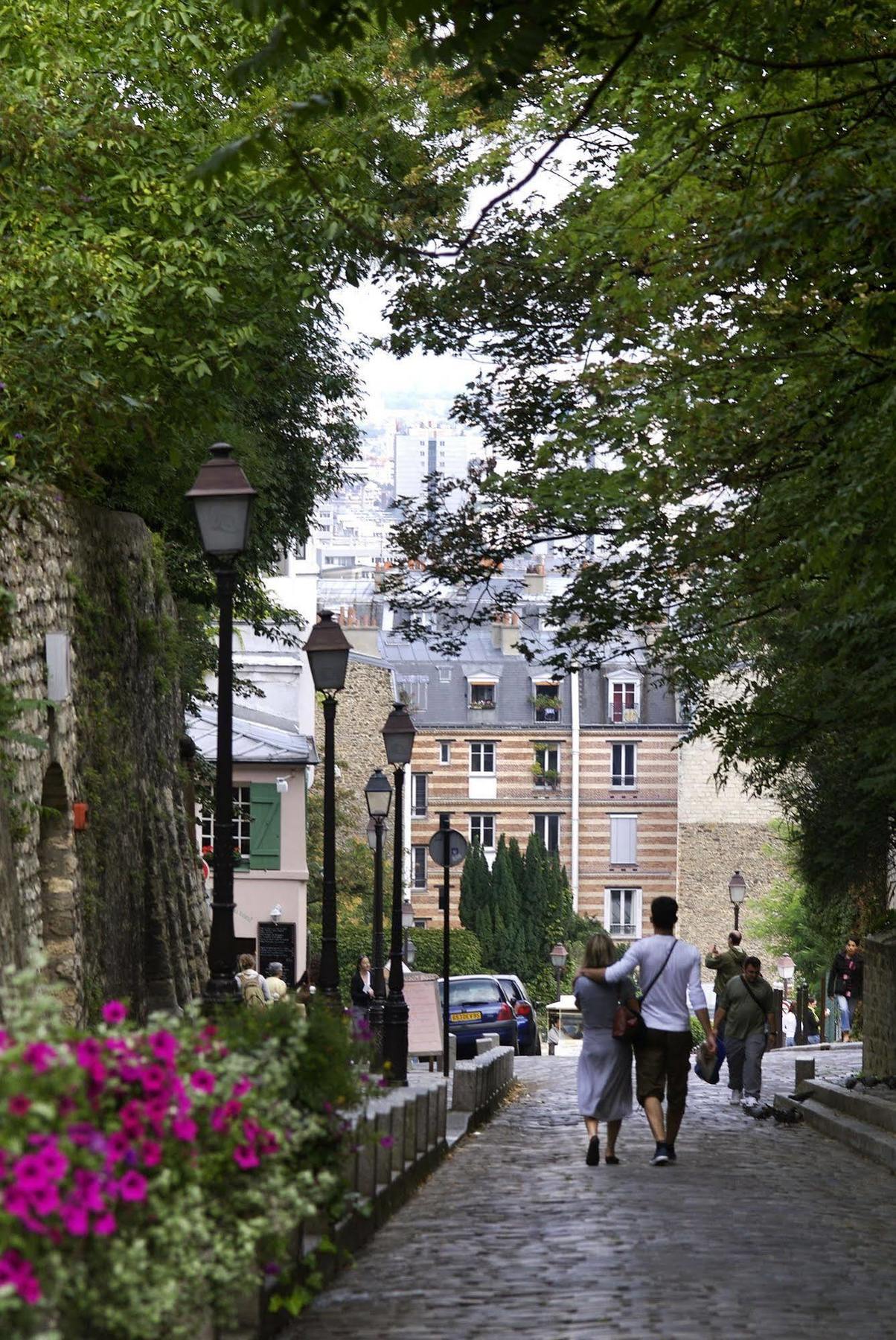 Adagio Montmartre 4*