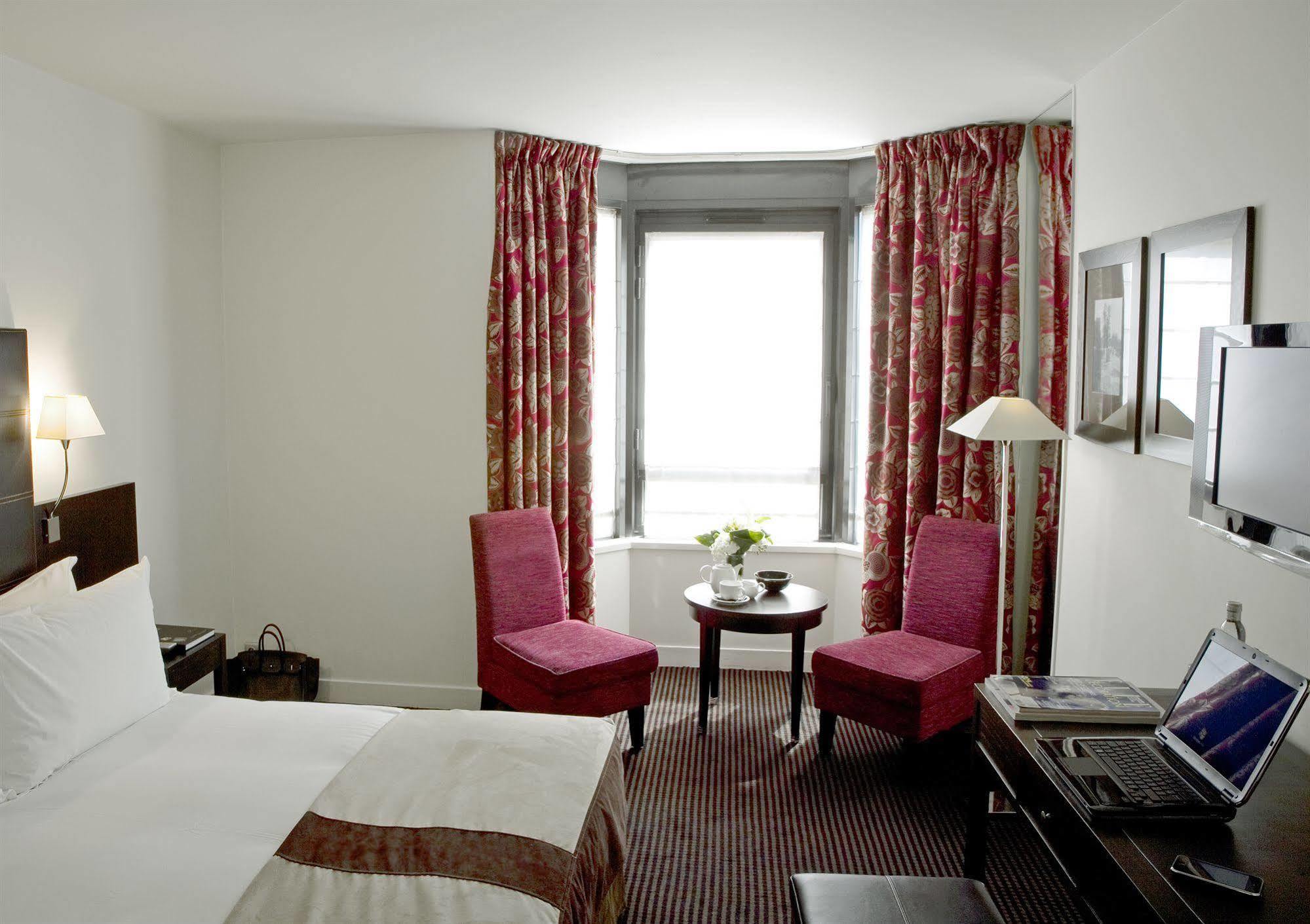 Hotel Plaza Tour Eiffel