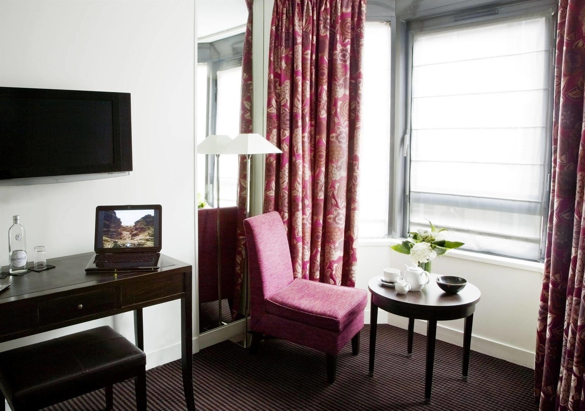 Plaza Tour Eiffel Hotel