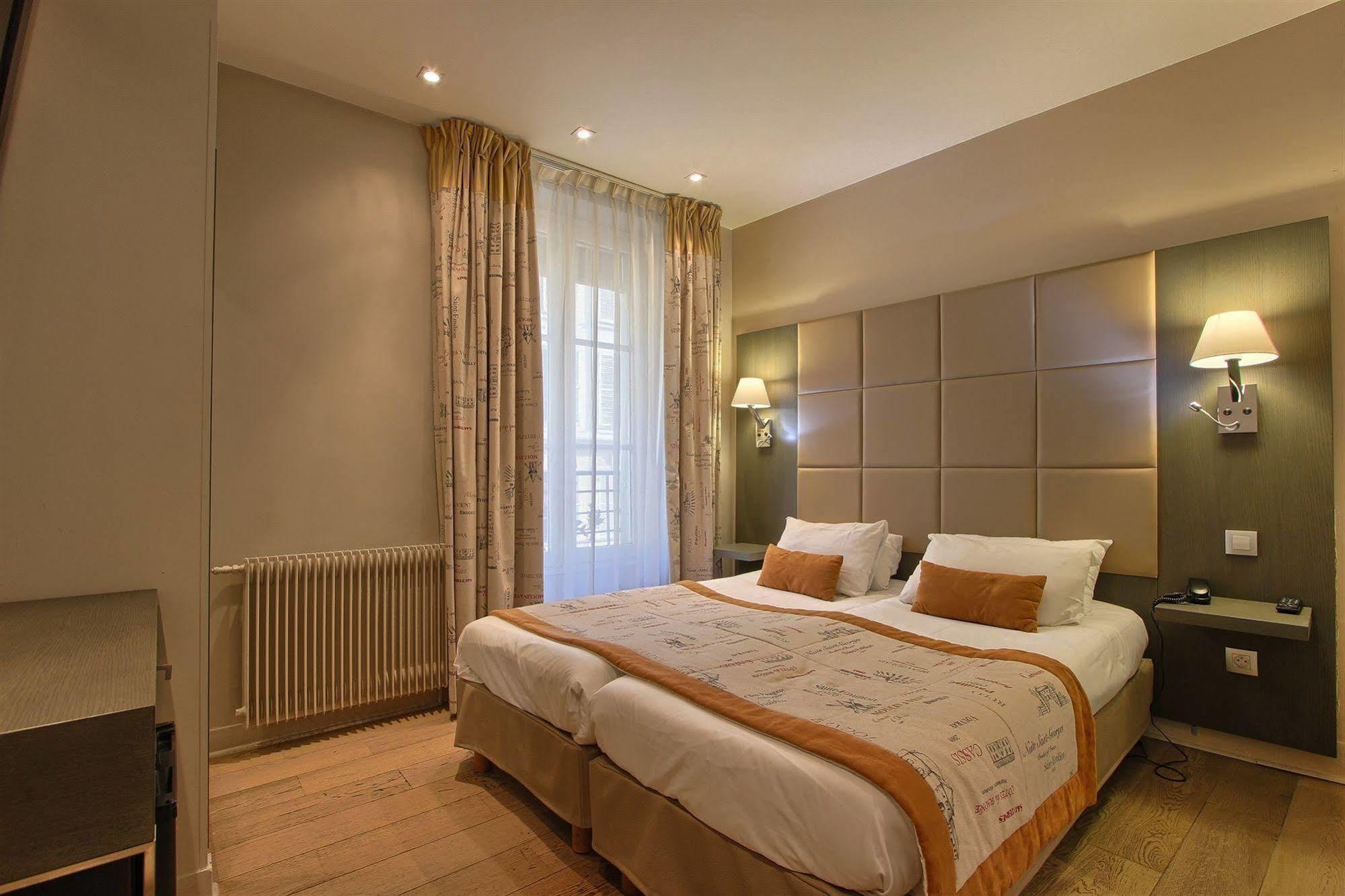 Margaux Opéra Montmartre Hotel 3*