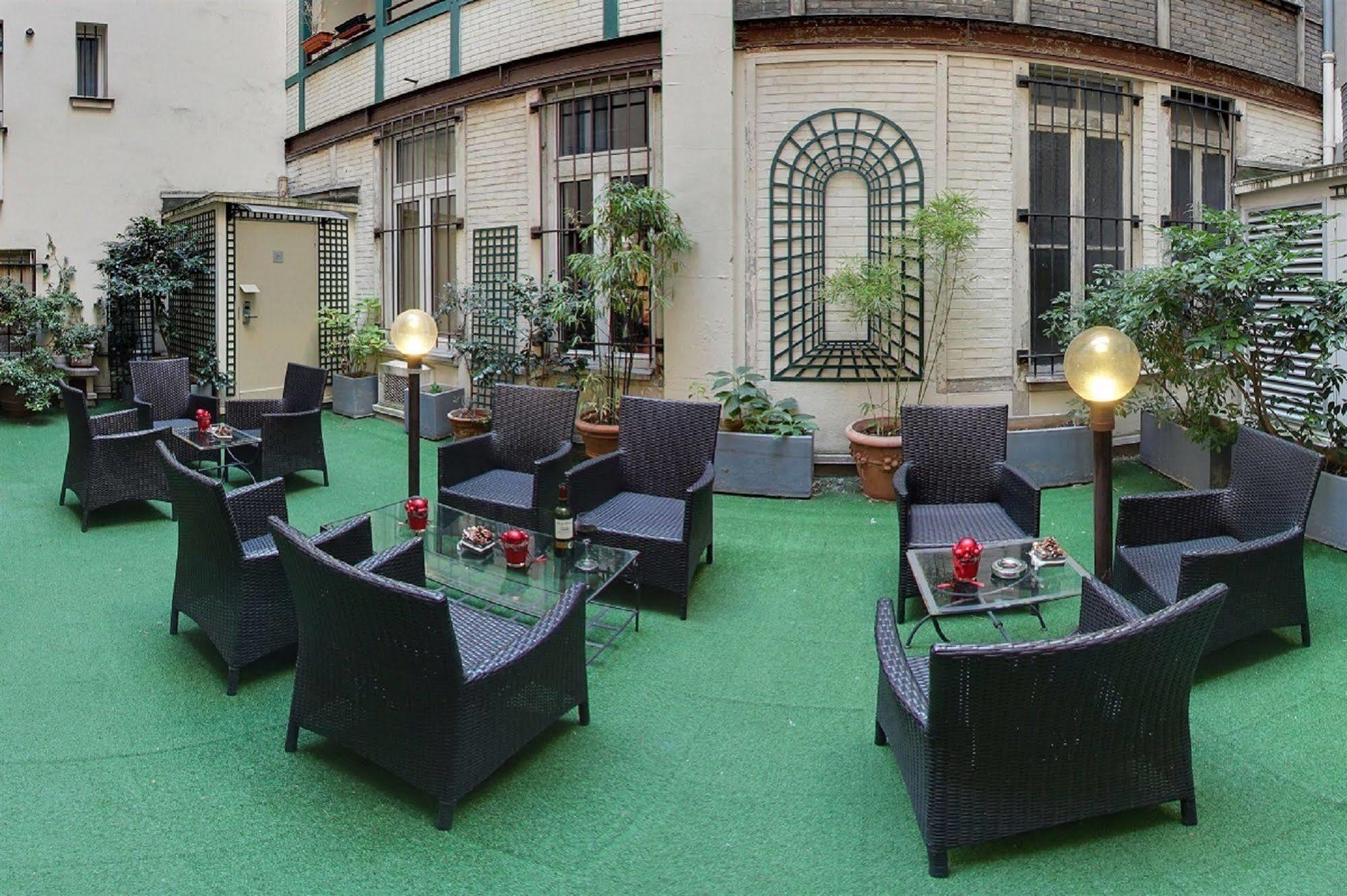 Hotel Margaux Opéra Montmartre Paris