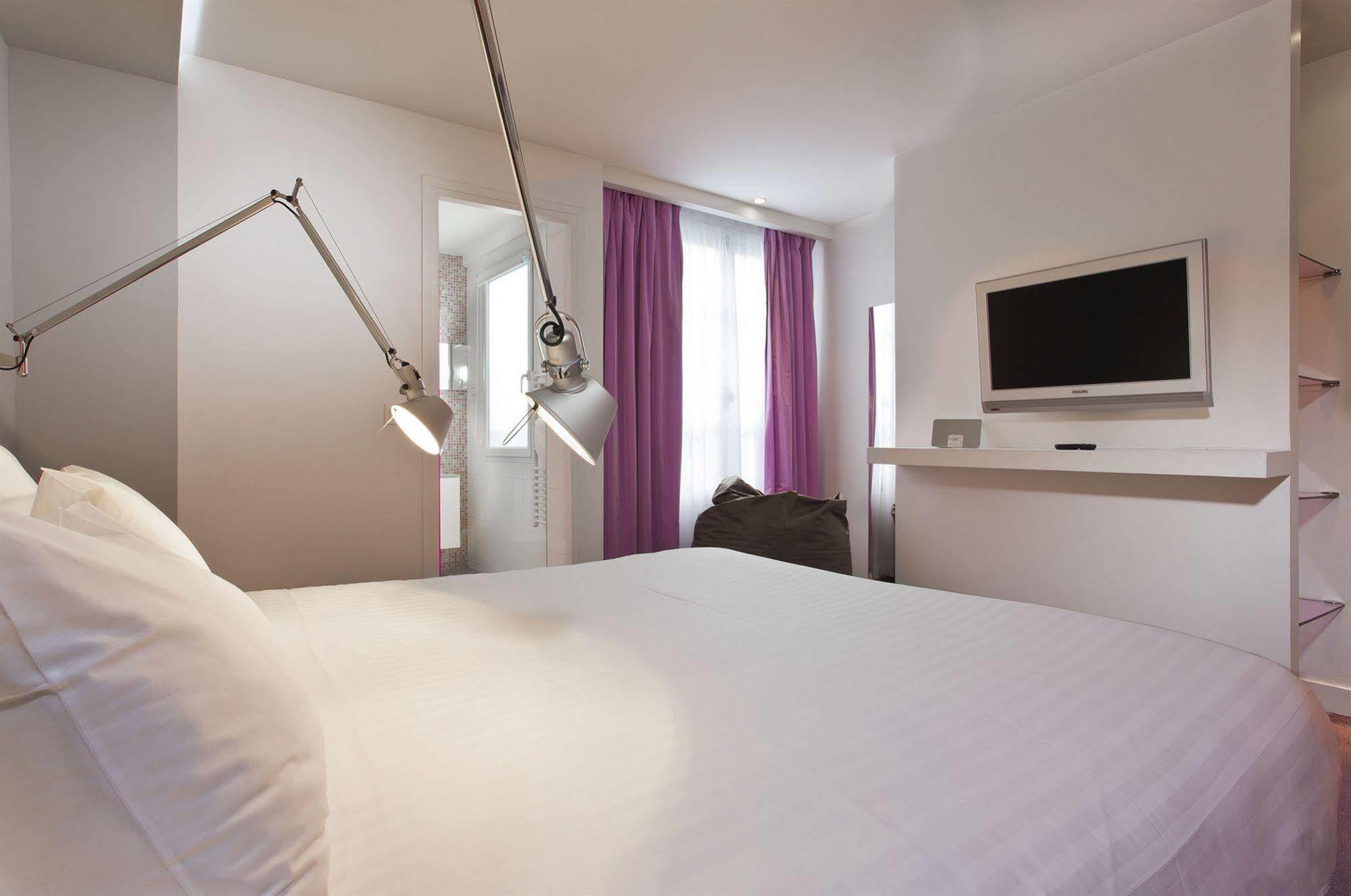 Hotel Color Design 3*