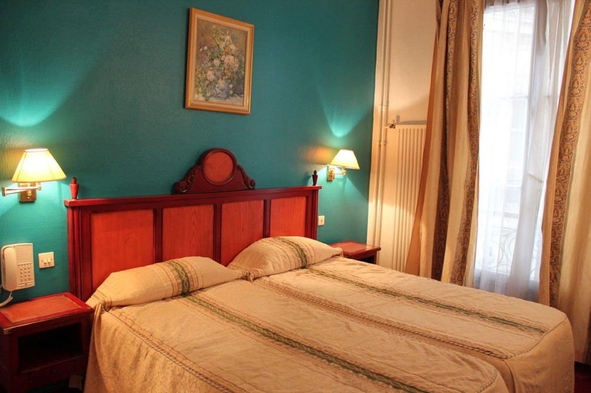 Metropol Hotel 3*