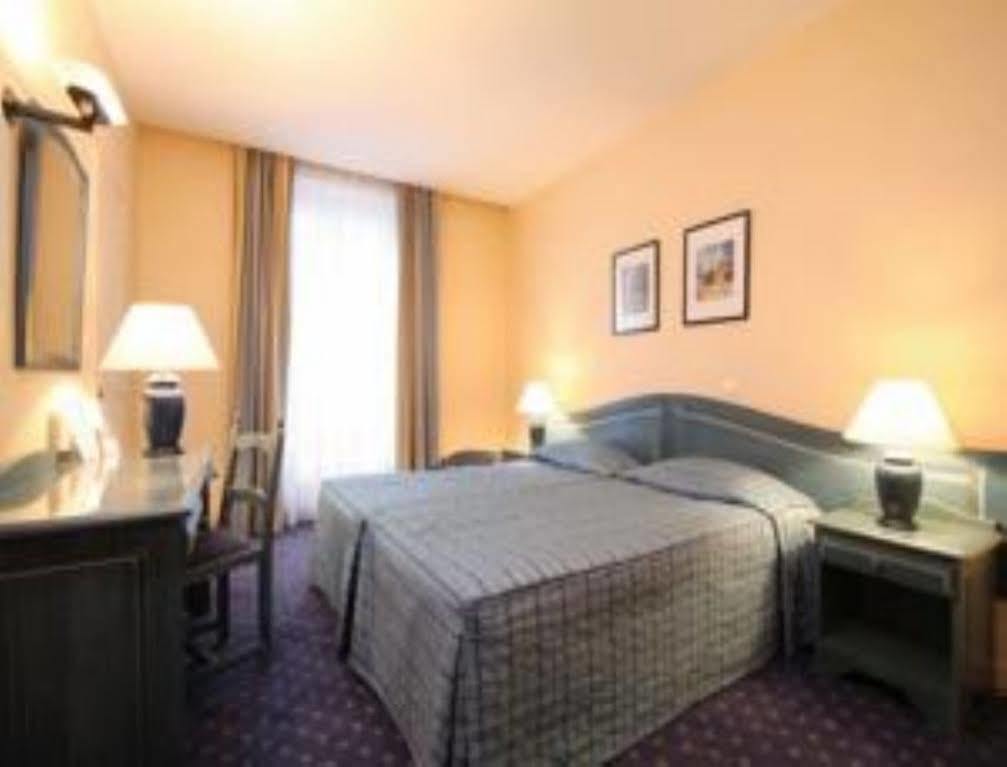 Hotel Du Pre Paris
