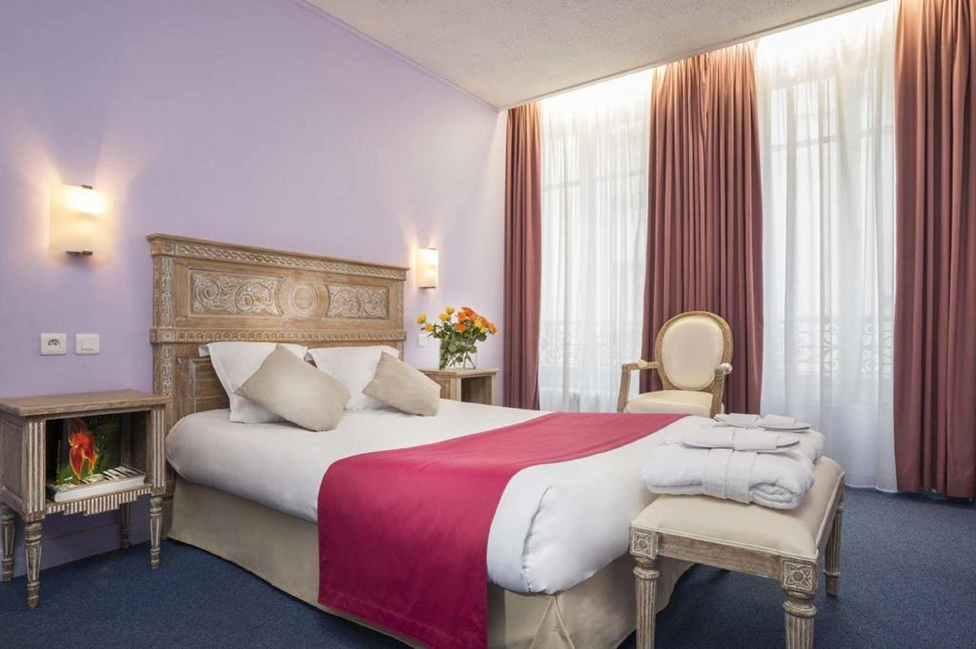 Lyon Bastille Hotel 4*