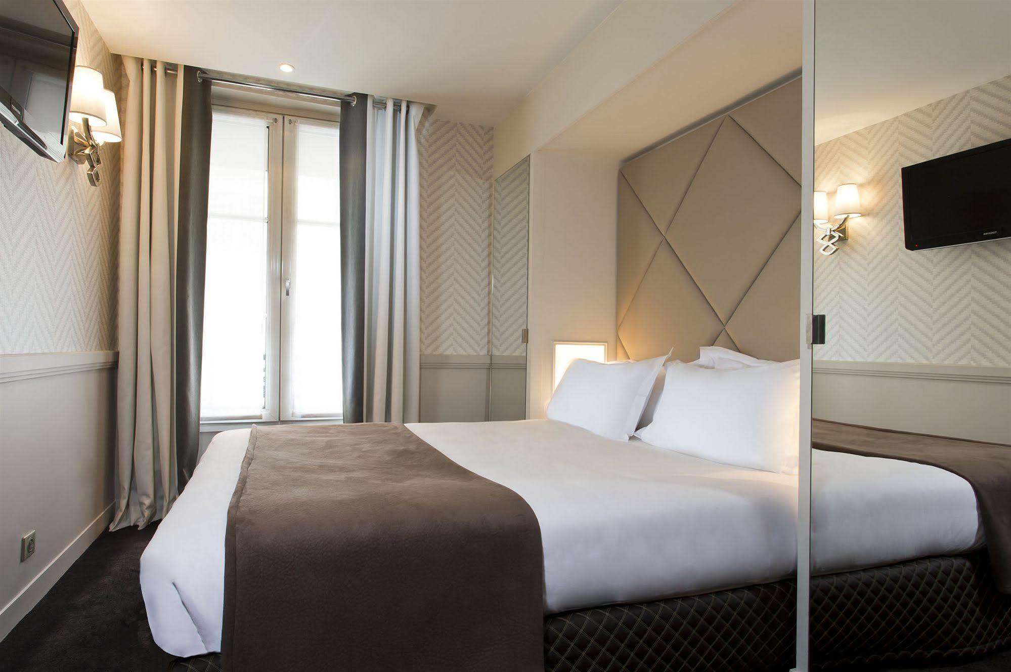 Longchamp Elysees 3*