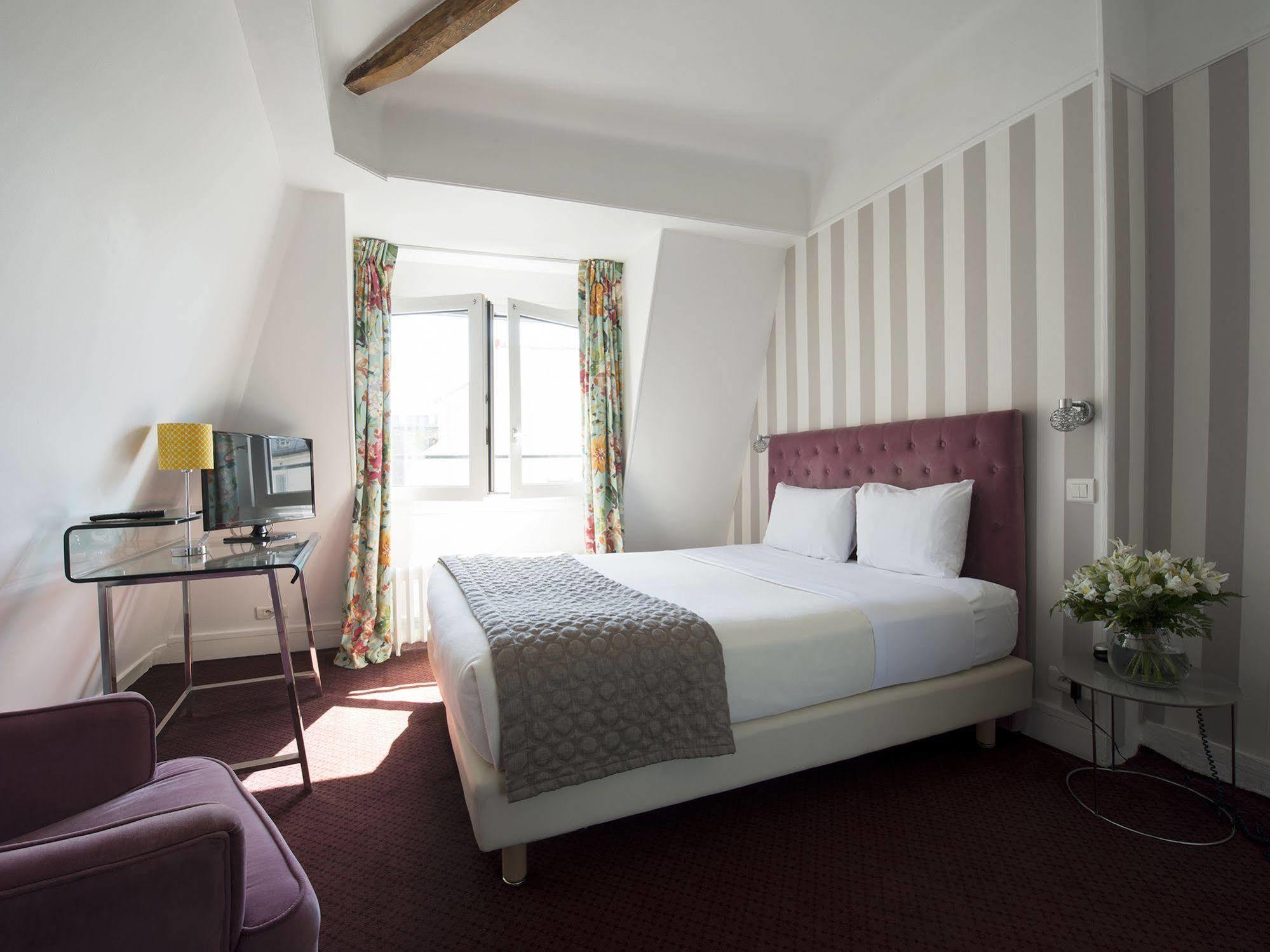 Hotel Des Batignolles Paris