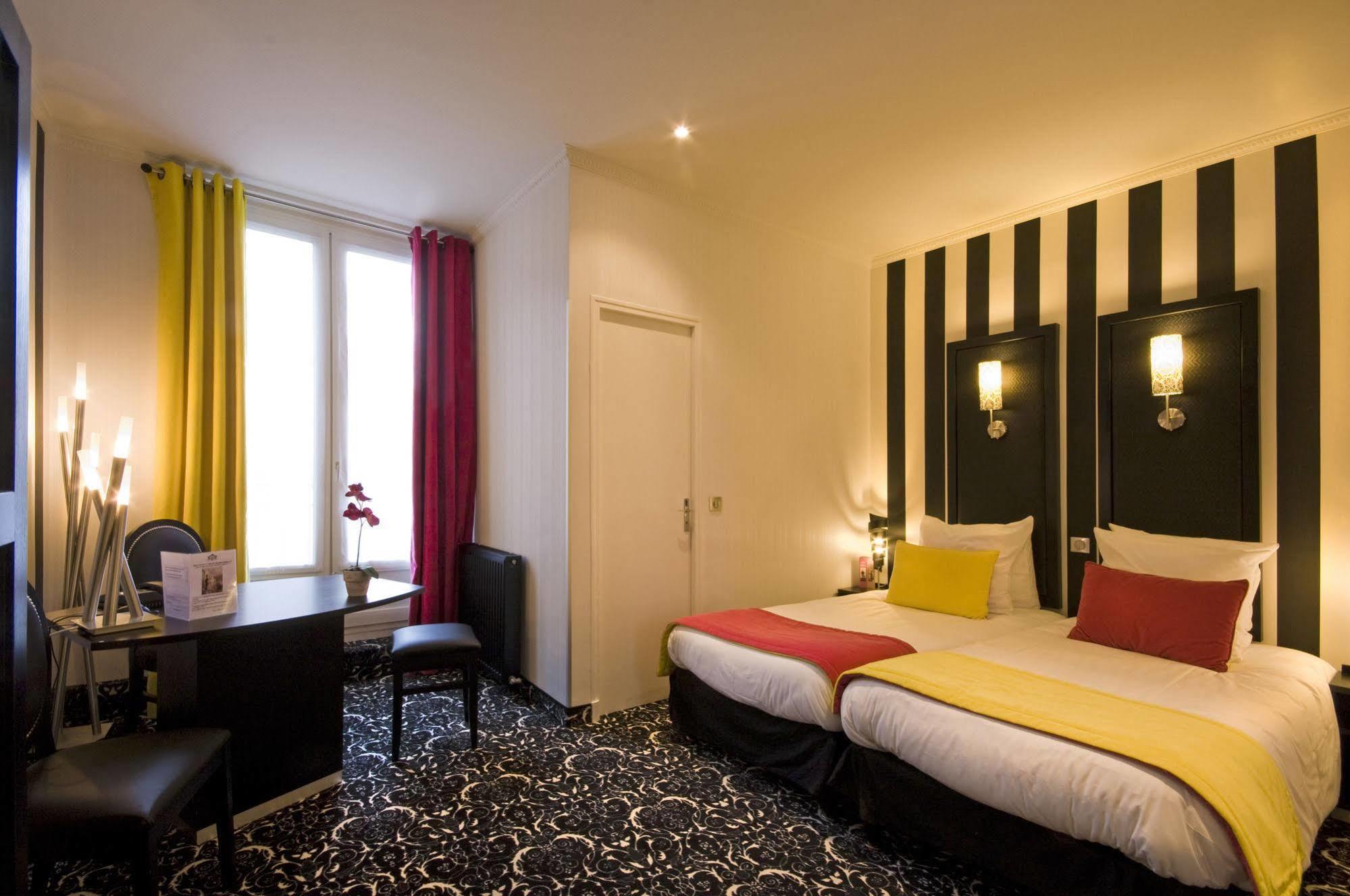 Peyris Opera Hotel 4*